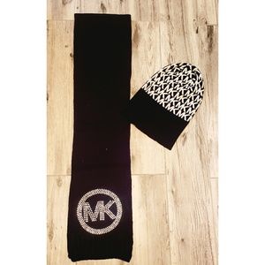 Michael Kors Scarve & Hat